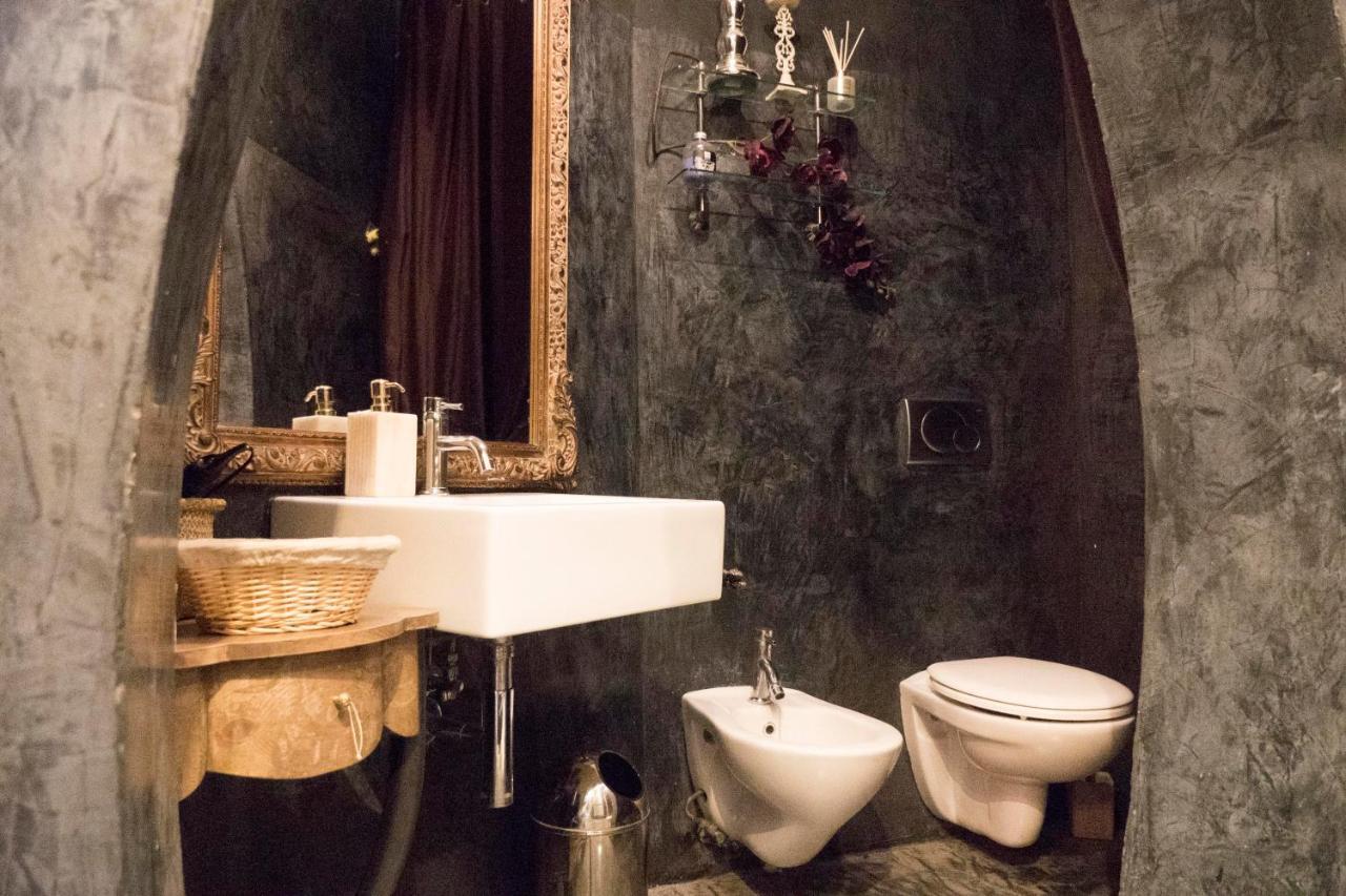 Les Chambres De Amelie B&B โบโลญญา ภายนอก รูปภาพ